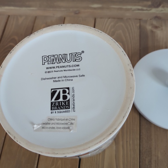 Snoopy Peanuts Christmas Holiday Cookie Treat Jar - Picture 7 of 7